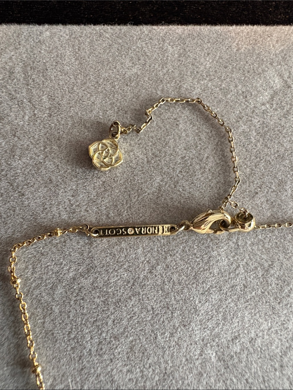 Kendra Scott Mini Elisa Pendant Necklace - Picture 10 of 17